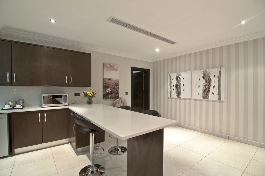 L'Eola Suites Abuja Ruang foto