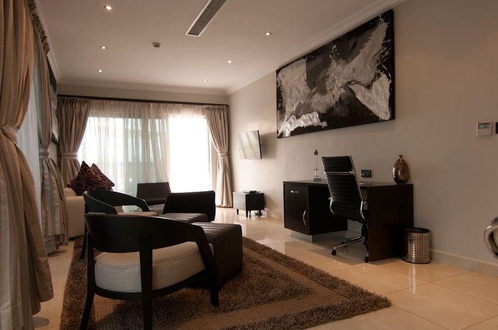L'Eola Suites Abuja Bagian luar foto