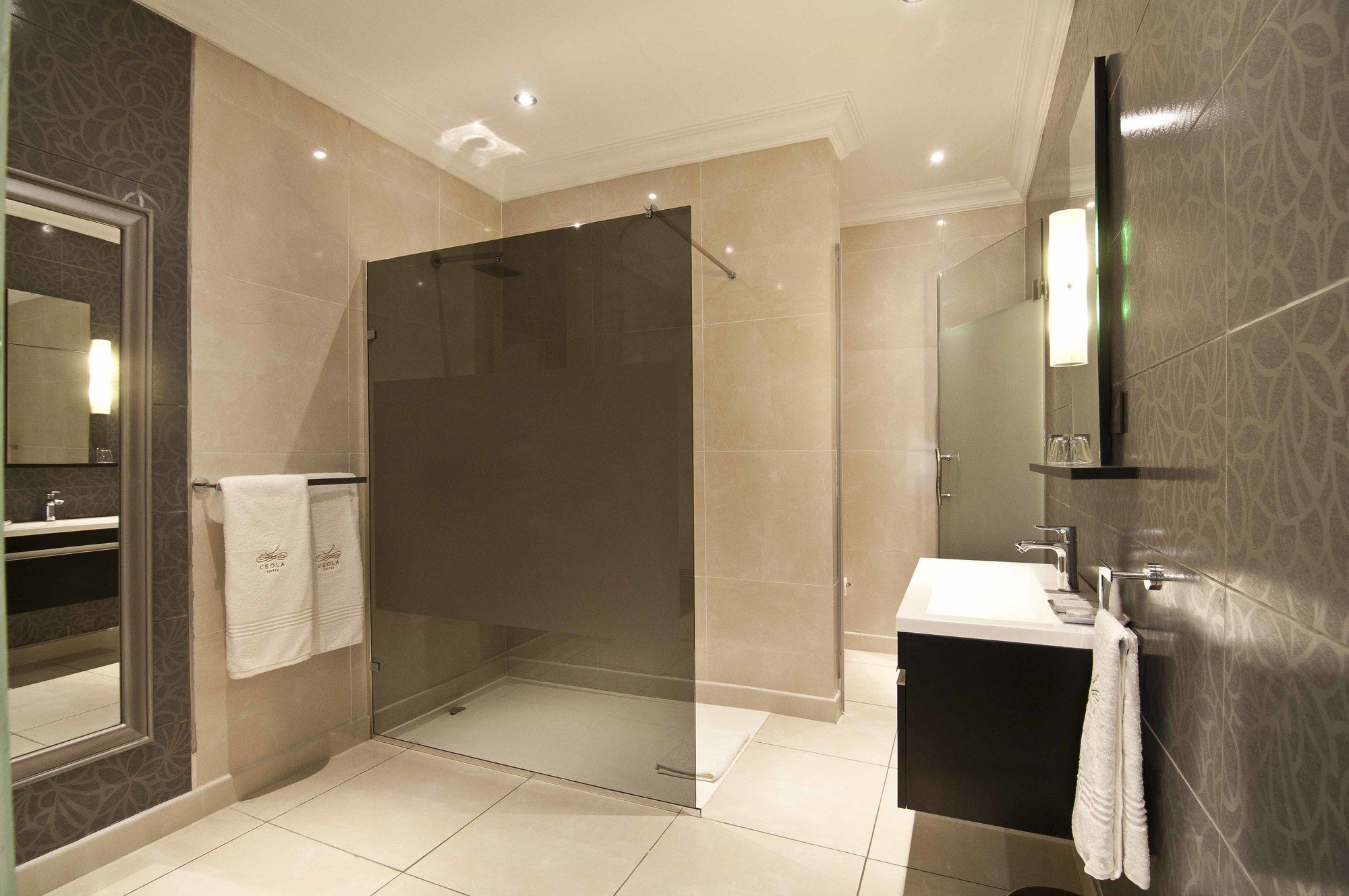 L'Eola Suites Abuja Bagian luar foto
