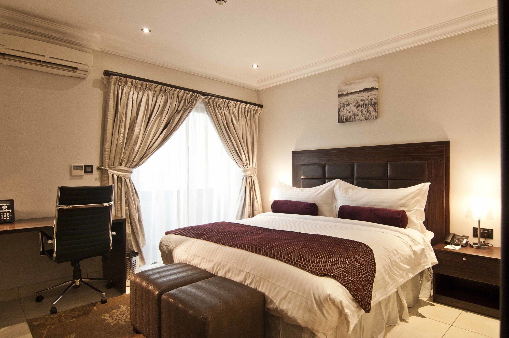 L'Eola Suites Abuja Bagian luar foto